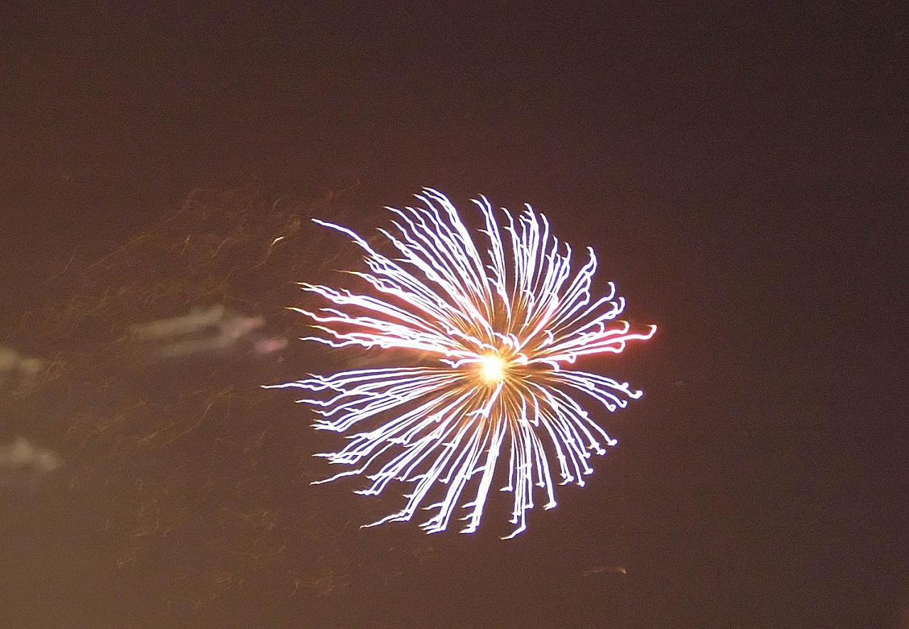 fireworks1.jpg
